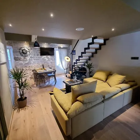 ˇdcˇ Modern Apartment Near The Church Rovinj Exterior photo