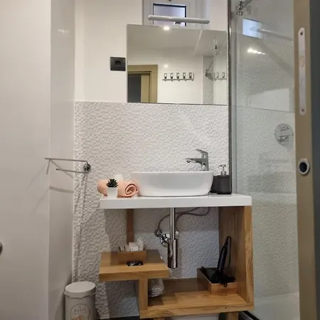 ˇdcˇ Modern Apartment Near The Church Rovinj Exterior photo
