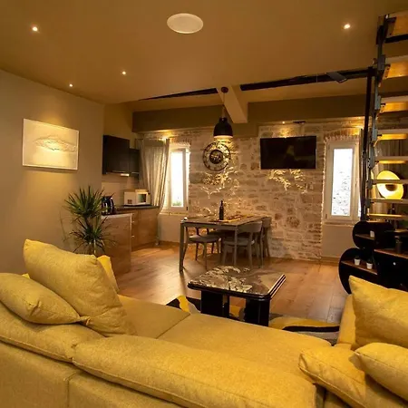 ˇdcˇ Modern Apartment Near The Church Rovinj Exterior photo
