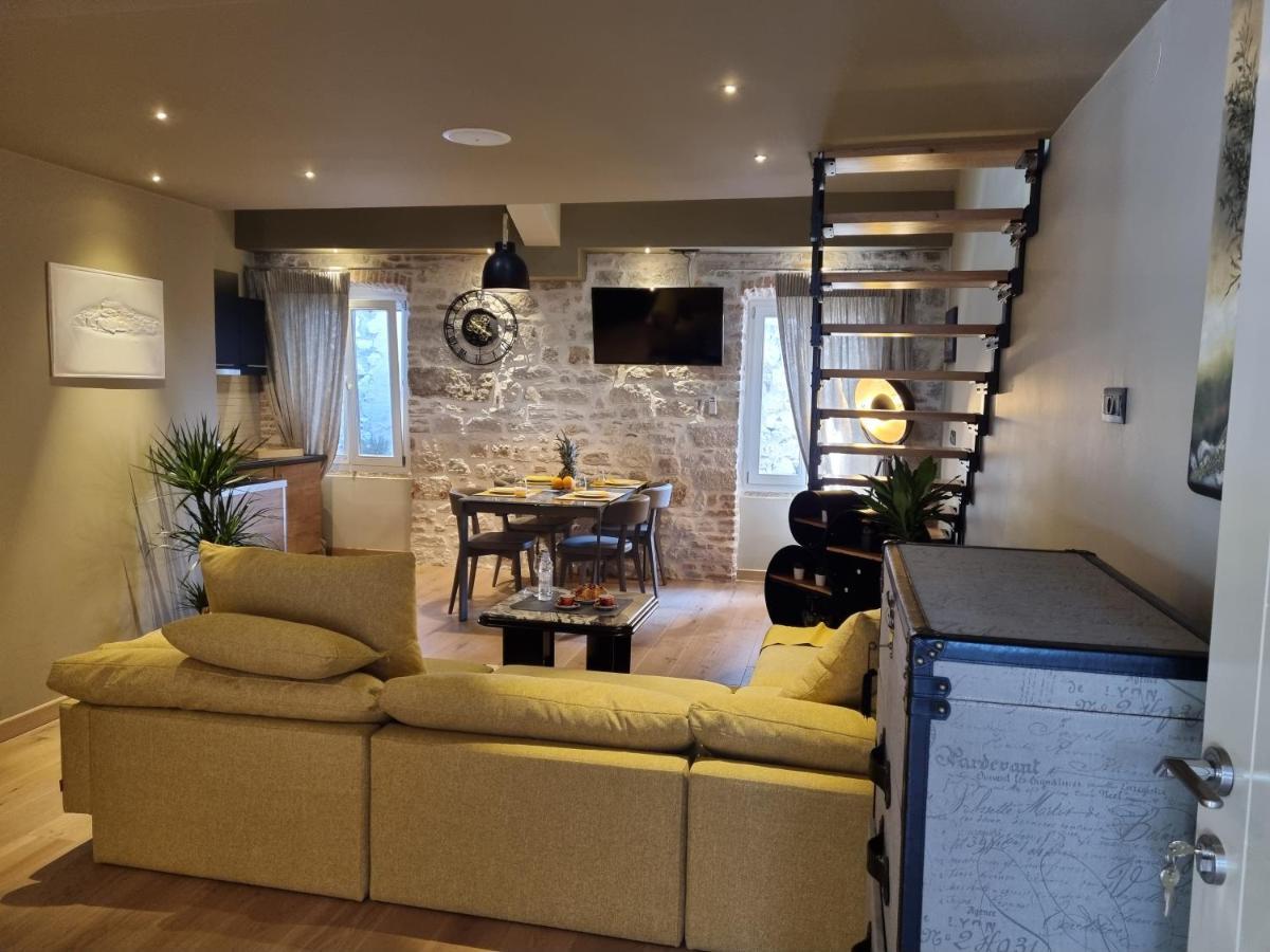 ˇdcˇ Modern Near The Church Apartment Rovinj